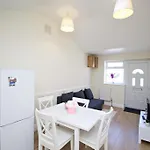 Lovely 1-Bedroom Flat In London Near Blackhorse Rd