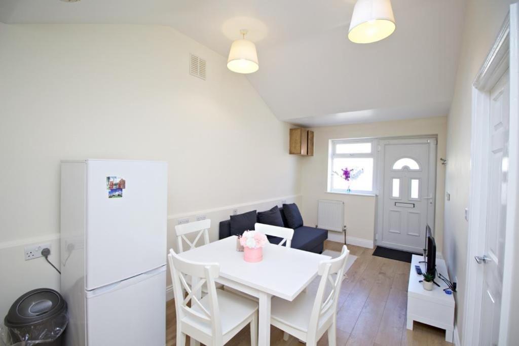 Lovely 1-bedroom Flat In Near Blackhorse Rd Appartamento