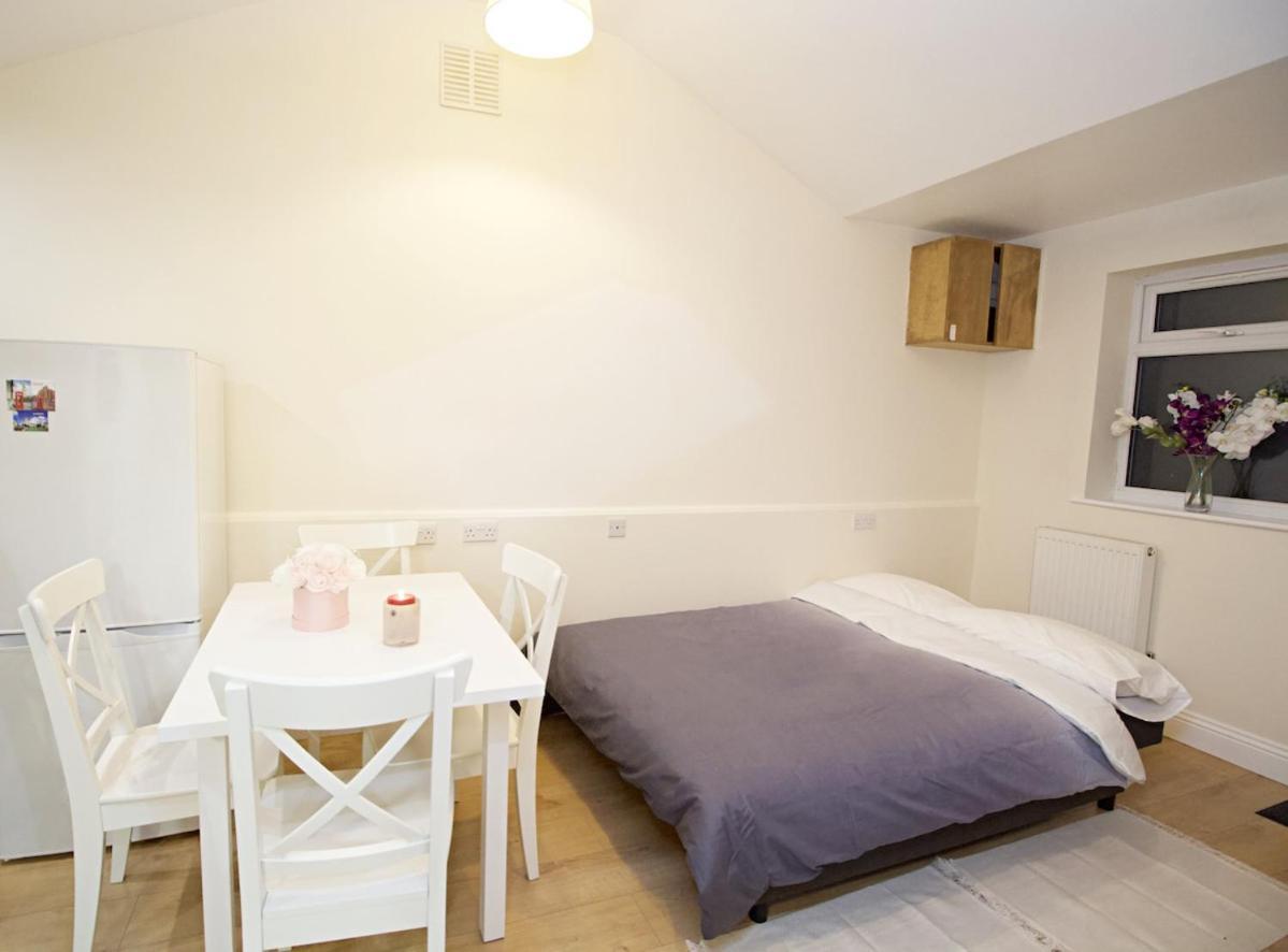 Appartamento Lovely 1-bedroom Flat In Near Blackhorse Rd Londra