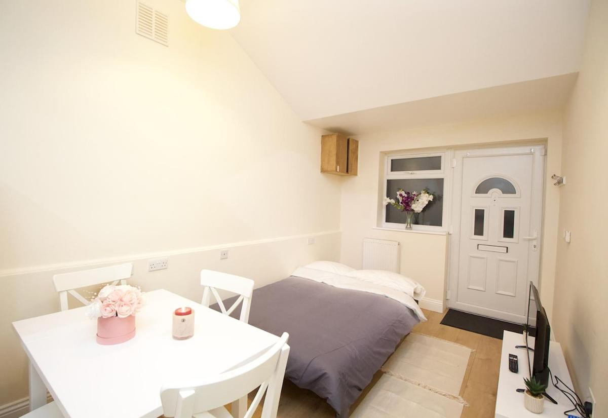 Lovely 1-bedroom Flat In Near Blackhorse Rd Appartamento